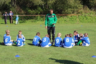 开云体育在线-切尔西中场控球能力主导比赛节奏，切尔西的中场核心  第3张